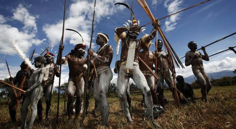 Unik 6 Suku Paling Populer Di Tanah Papua, No 3 Paling Seram!